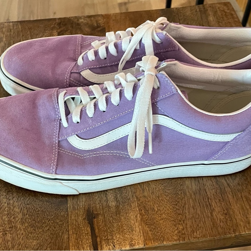 Chalk Violet old school vans men’s size 13.0 barely wore!
